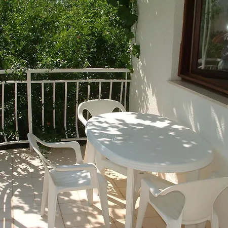 Dragan アパート トロギール